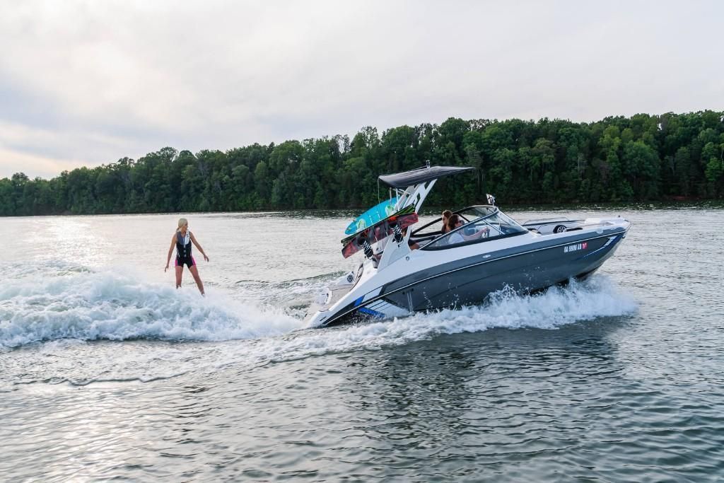 2021 Yamaha Boats 212X Contact Your Local MarineMax Store About ...